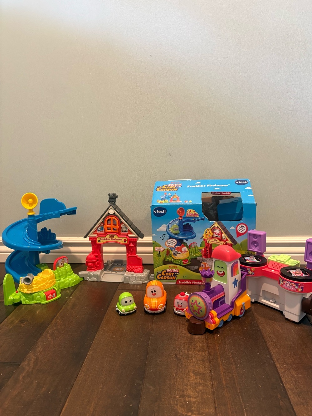 Go! Go! Corey Carson Toys, Freddie's Firehouse Playset with DJ Train Trax